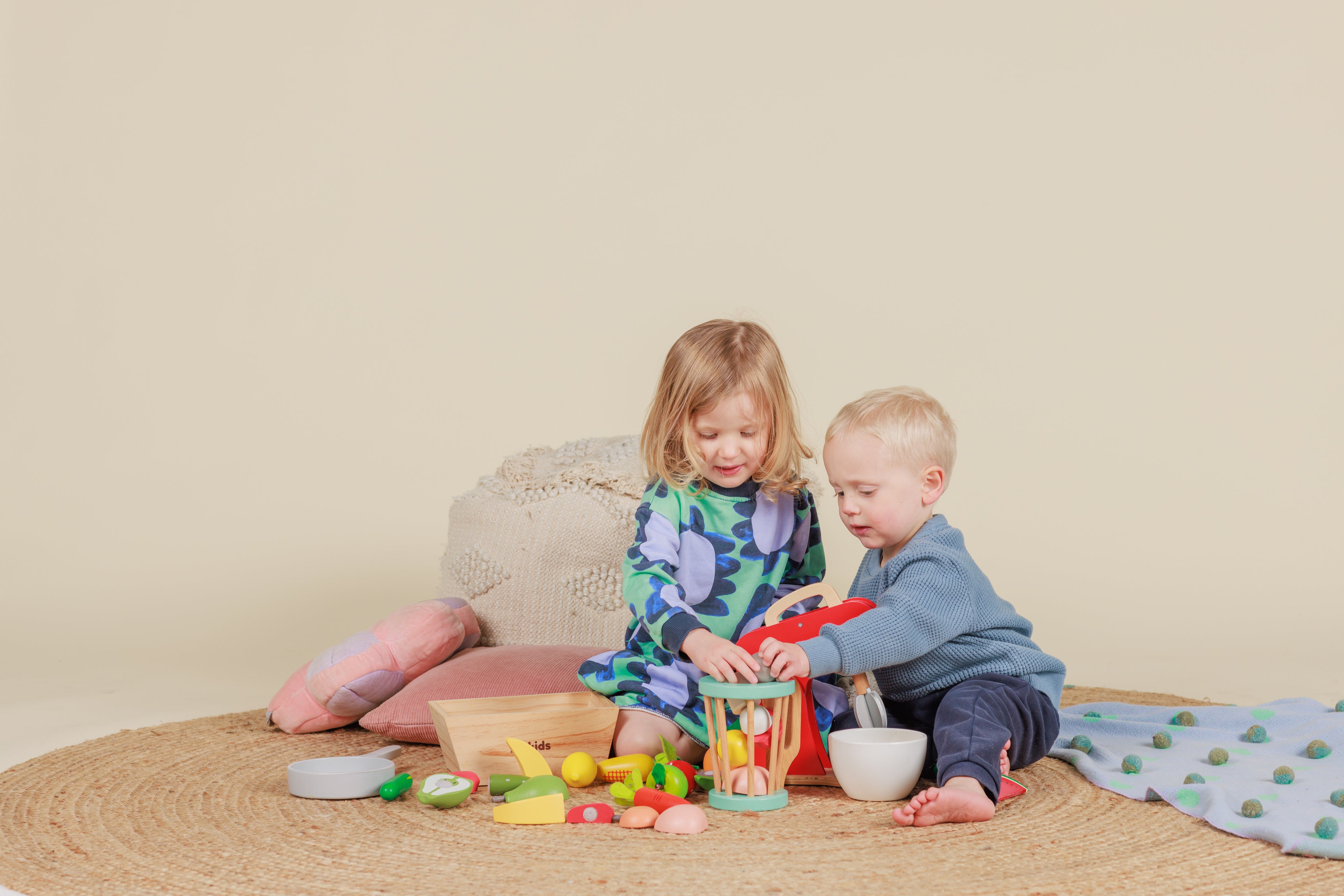 Photo of toddlers - Audrey and Alfie playing together