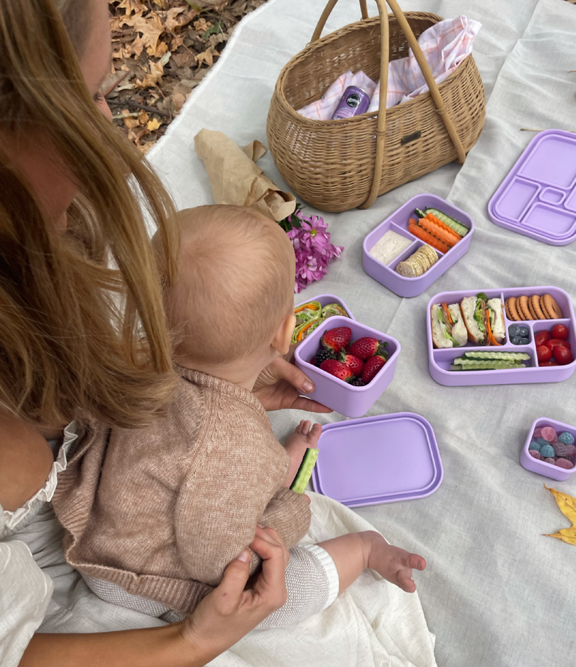 Mum & Baby using Silicon Snack Containers & bento lunchboxes from The Zero Waste People
